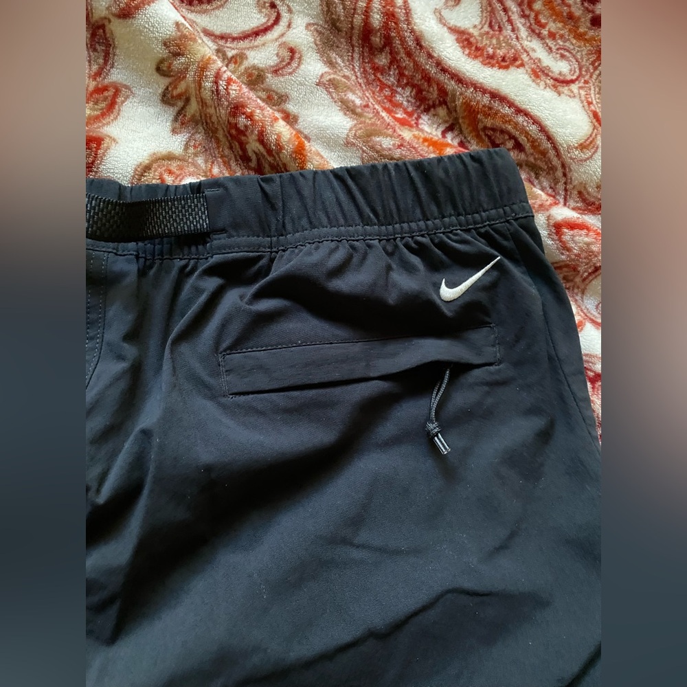 Nike - Picture 3 of 11